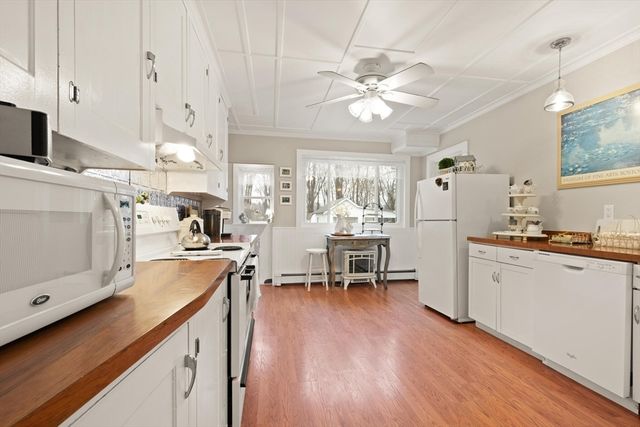 49 Chestnut Street, Foxboro, MA 02035