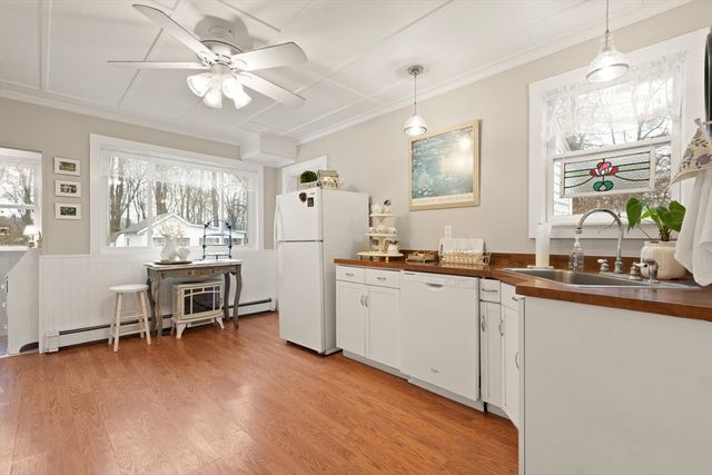 49 Chestnut Street, Foxboro, MA 02035