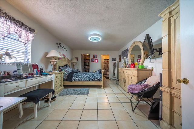 925 E 29th Street, Hialeah, FL 33013
