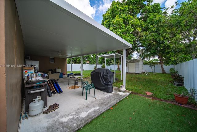 925 E 29th Street, Hialeah, FL 33013