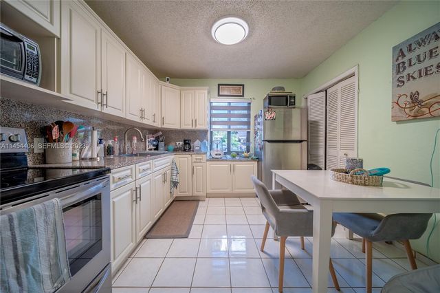 925 E 29th Street, Hialeah, FL 33013