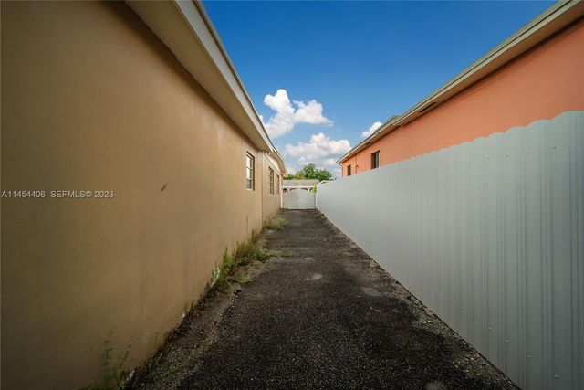 925 E 29th Street, Hialeah, FL 33013