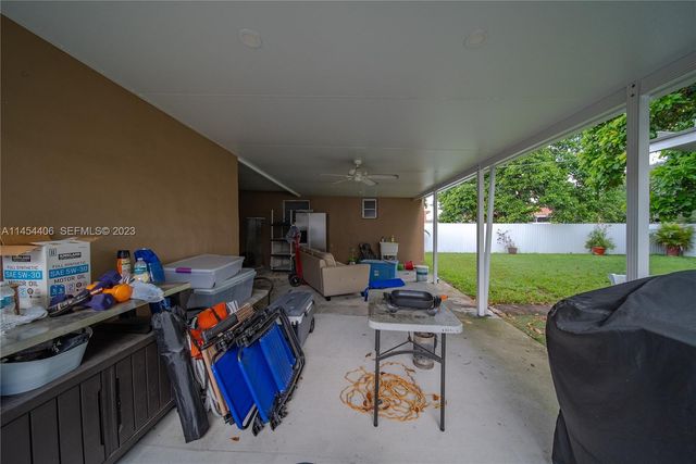 925 E 29th Street, Hialeah, FL 33013