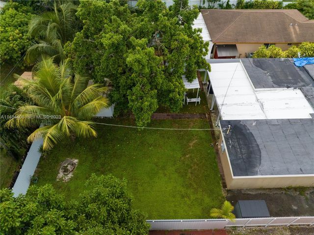 925 E 29th Street, Hialeah, FL 33013
