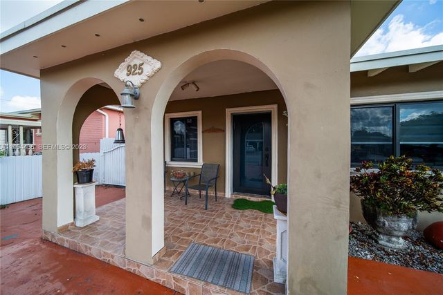 925 E 29th Street, Hialeah, FL 33013