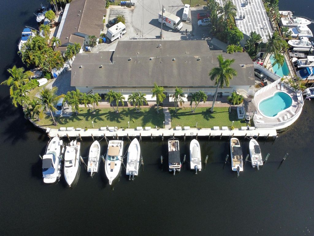 1780 SE 4th Street, Pompano Beach, FL 33060