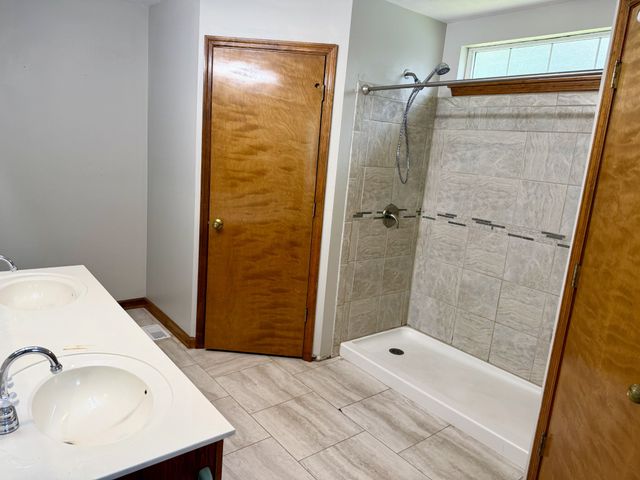8770 Harrison Ferry Rd, Mcminnville, TN 37110