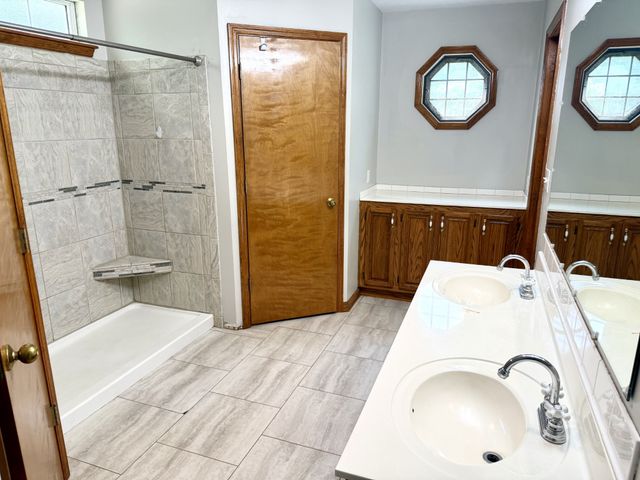 8770 Harrison Ferry Rd, Mcminnville, TN 37110