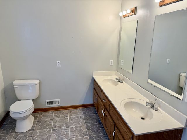 8770 Harrison Ferry Rd, Mcminnville, TN 37110