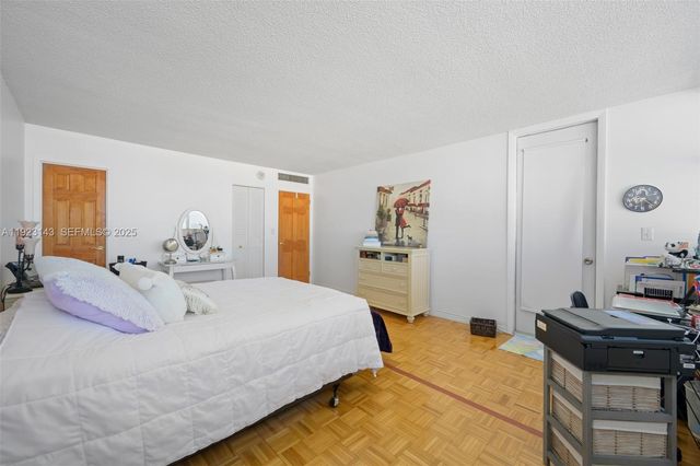 100 Golden Isles Dr 1109, Hallandale Beach, FL 33009