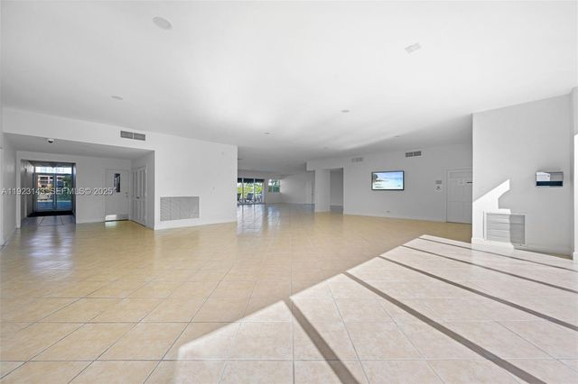 100 Golden Isles Dr 1109, Hallandale Beach, FL 33009