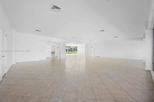 100 Golden Isles Dr 1109, Hallandale Beach, FL 33009