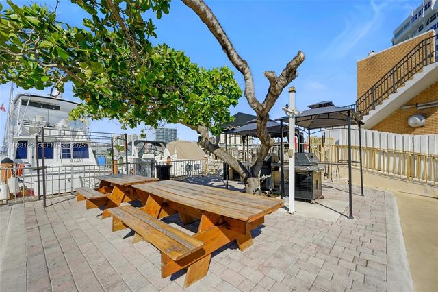 100 Golden Isles Dr 1109, Hallandale Beach, FL 33009