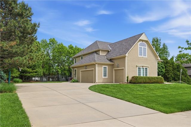 15565 S Gallery Street, Olathe, KS 66062