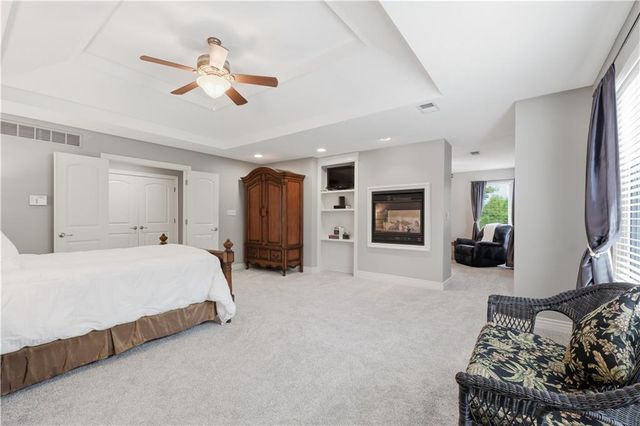 15565 S Gallery Street, Olathe, KS 66062