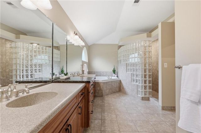 15565 S Gallery Street, Olathe, KS 66062