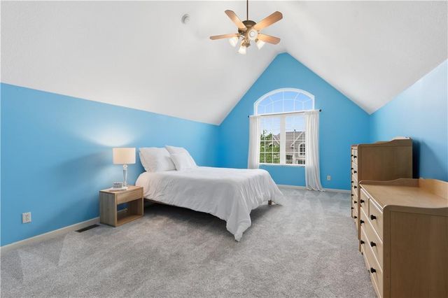 15565 S Gallery Street, Olathe, KS 66062