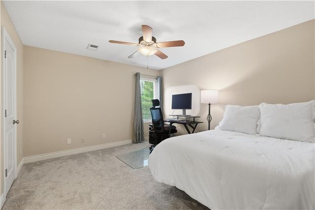 15565 S Gallery Street, Olathe, KS 66062