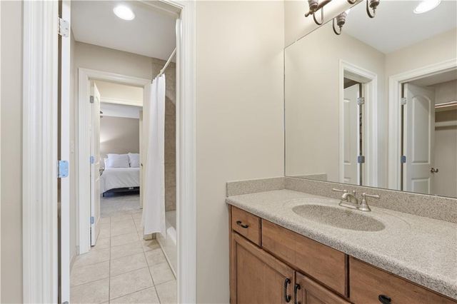 15565 S Gallery Street, Olathe, KS 66062