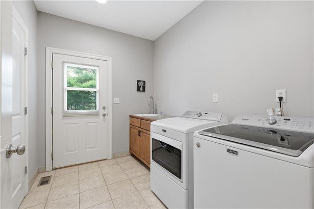 15565 S Gallery Street, Olathe, KS 66062