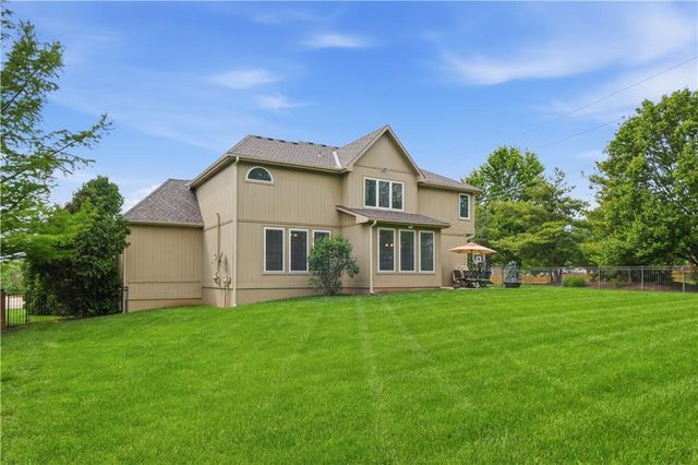 15565 S Gallery Street, Olathe, KS 66062