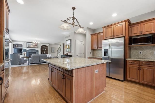 15565 S Gallery Street, Olathe, KS 66062