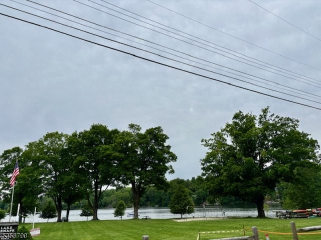 6 Pinecliff Rd, Andover Twp., NJ 07860