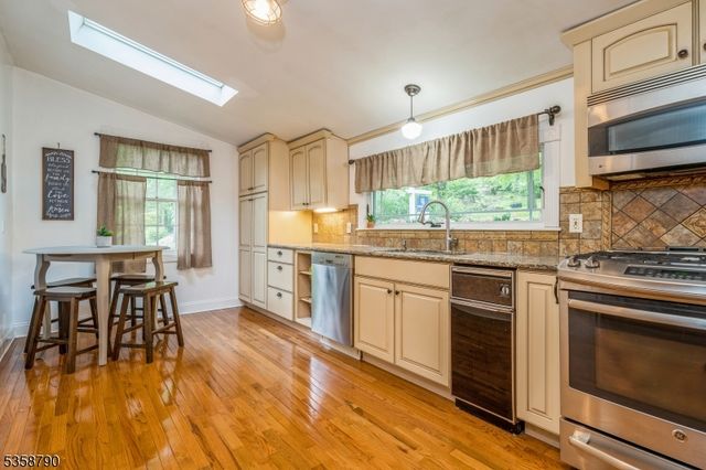 6 Pinecliff Rd, Andover Twp., NJ 07860