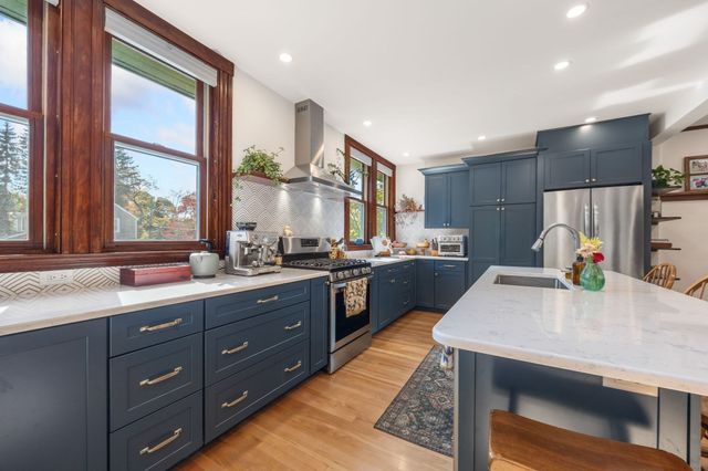 15 Isabella St, Stoneham, MA 02180