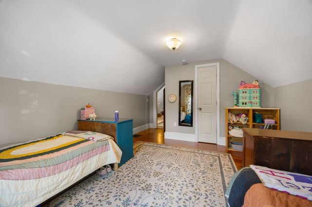 15 Isabella St, Stoneham, MA 02180