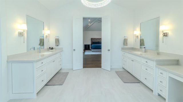 974 W 43rd Street, Houston, TX 77018