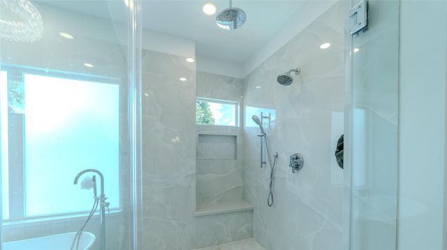 974 W 43rd Street, Houston, TX 77018