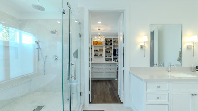 974 W 43rd Street, Houston, TX 77018