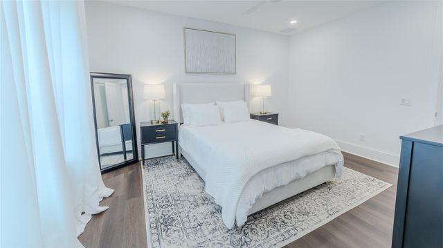 974 W 43rd Street, Houston, TX 77018