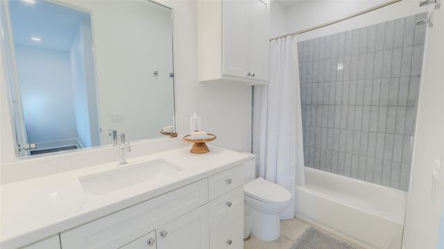 974 W 43rd Street, Houston, TX 77018