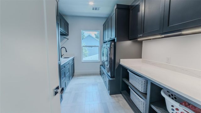 974 W 43rd Street, Houston, TX 77018