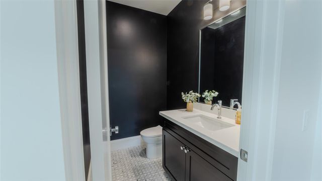 974 W 43rd Street, Houston, TX 77018
