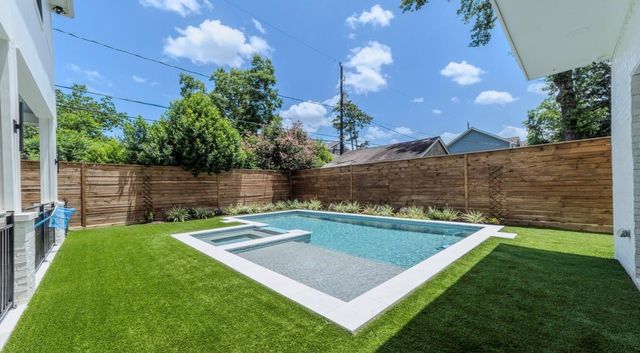 974 W 43rd Street, Houston, TX 77018