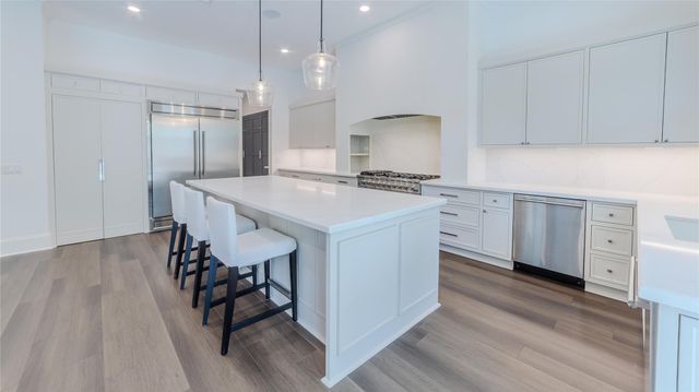 974 W 43rd Street, Houston, TX 77018