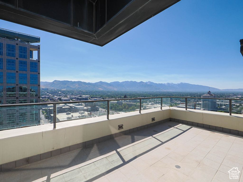 Image 13 of property listing at 44 W BROADWAY #2701, Salt Lake City, UT 84101