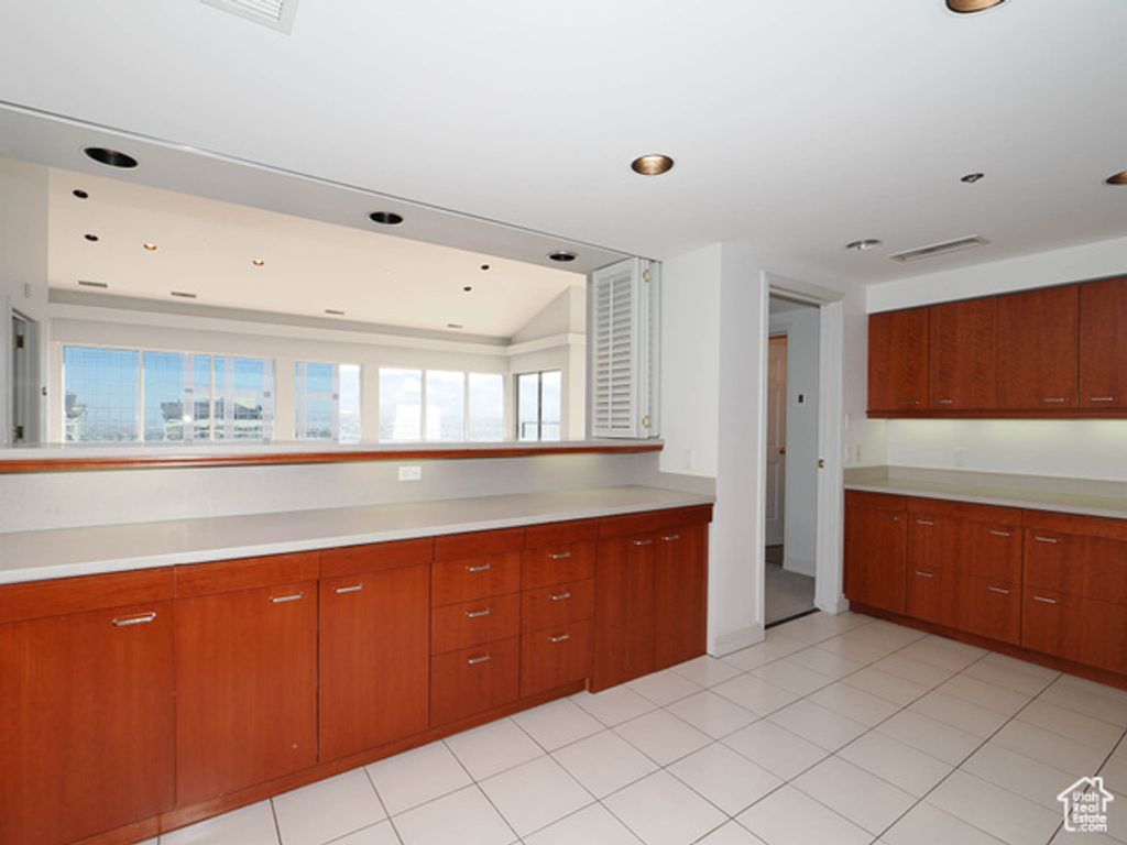 Image 16 of property listing at 44 W BROADWAY #2701, Salt Lake City, UT 84101