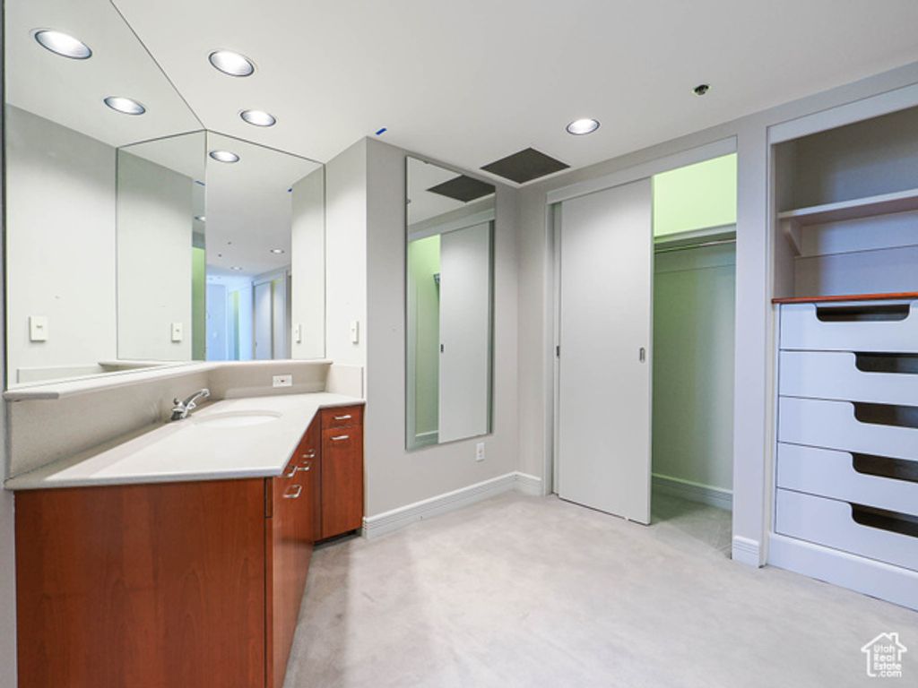 Image 23 of property listing at 44 W BROADWAY #2701, Salt Lake City, UT 84101