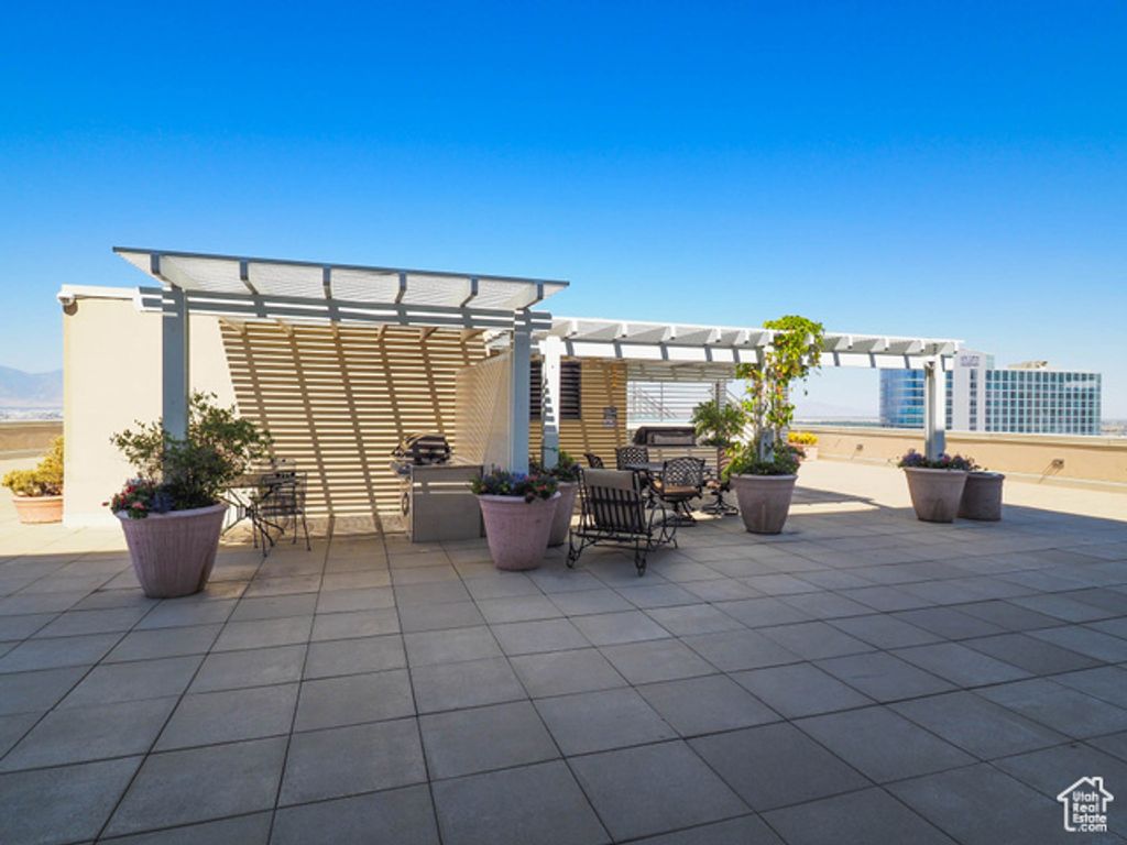 Image 43 of property listing at 44 W BROADWAY #2701, Salt Lake City, UT 84101