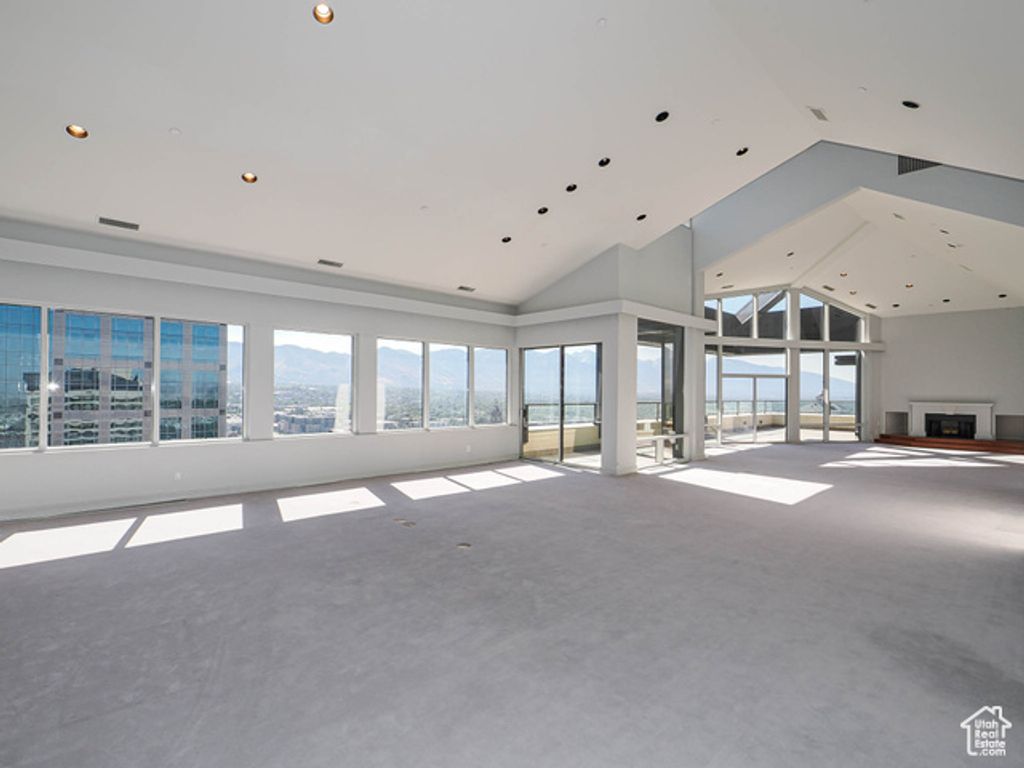 Image 6 of property listing at 44 W BROADWAY #2701, Salt Lake City, UT 84101