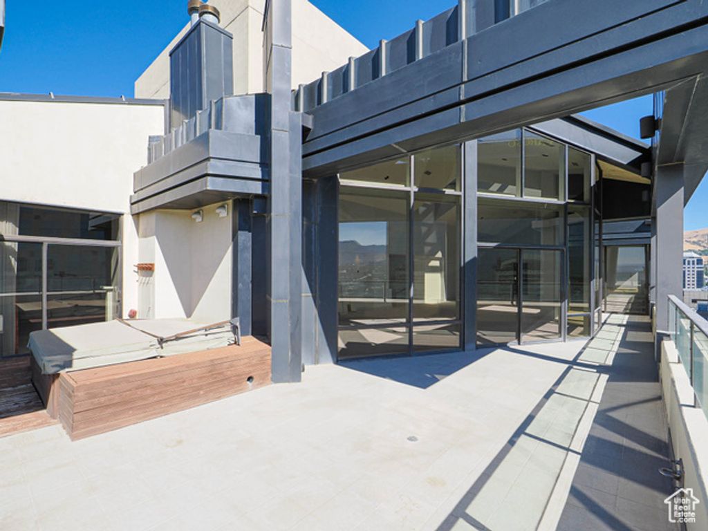 Image 9 of property listing at 44 W BROADWAY #2701, Salt Lake City, UT 84101