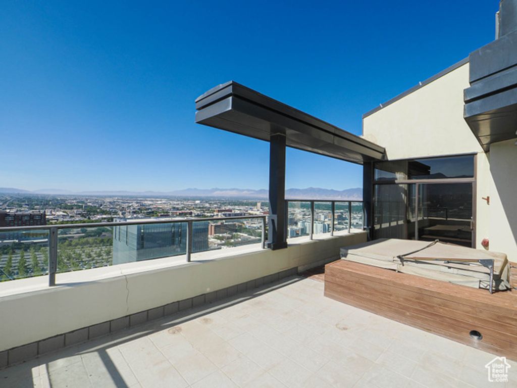 Image 10 of property listing at 44 W BROADWAY #2701, Salt Lake City, UT 84101