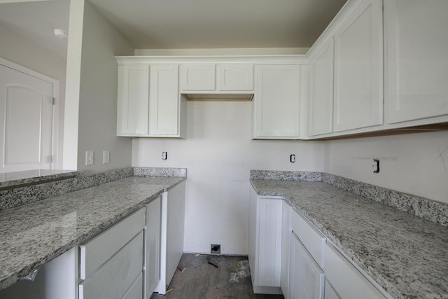 111 LLOYD HENDERSON Road, Beebe, AR 72012