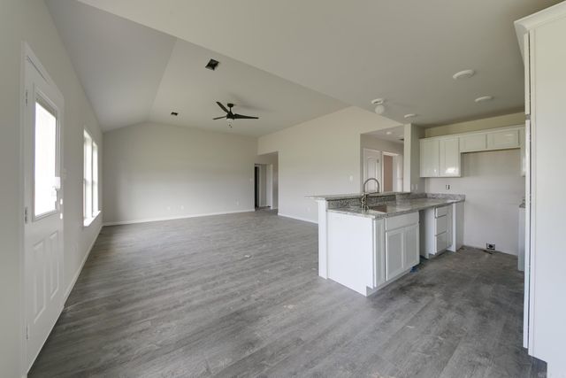 111 LLOYD HENDERSON Road, Beebe, AR 72012