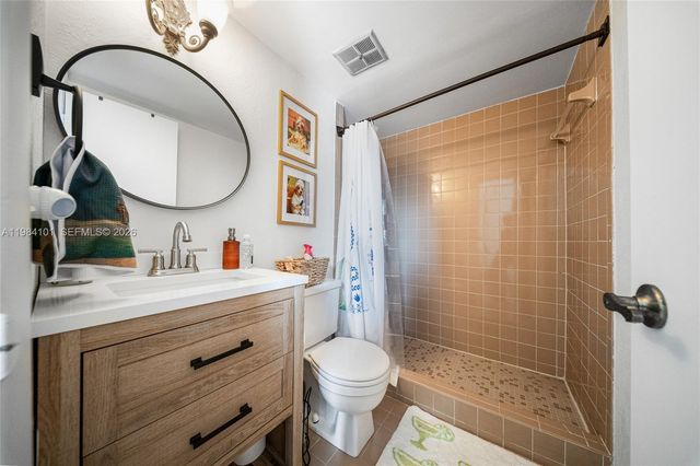 10141 Woodbury Ct, Pembroke Pines, FL 33026