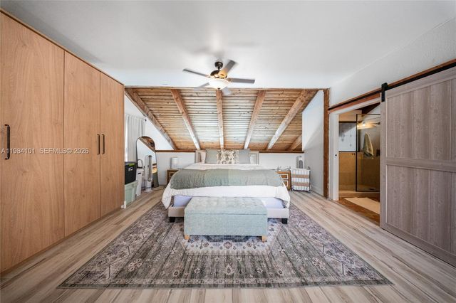 10141 Woodbury Ct, Pembroke Pines, FL 33026